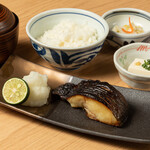 Today's grilled fish set meal starts from 1,485 yen (tax included)