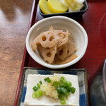 A, Un Kateiryouri - 漬物と小鉢を二つ
