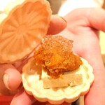 銀座 しのはら - フォアグラとあんぽ柿のもなか