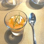 La Brianza - アンチョビとパリパリの下ガスパチョの部分。ディルを見つけて、カフェラテのカップの蓋を外してラテアートを見つけたような時に感じられるような嬉しさ♡