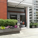 La Brianza - 意外と雨が少なくて助かったと思ったら、強風だった日。そういう日も、ブリアンツァでお食事したあと出た時には、気持ちもお腹もフル充電完了になります！！