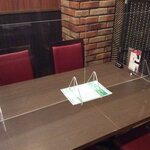 Trattoria Beare - 感染予防対策として、テーブルにはアクリル板をご用意しました。