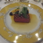 ラ・ロシェル - サーロインステーキの網焼きに本ワサビの風味ソース〜今日の日の為に〜でございます