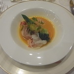 ラ・ロシェル - オマール海老と帆立貝に旬の野菜とオマール海老の甘い味覚ソースをでございます