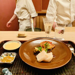 緒方 - ■造里
      ☆赤貝（山口・光市産）
      ☆平貝（愛知・知多半島）
      ☆黒鮑（京都・間人漁港）