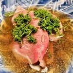 緒方 - ◎佐賀牛の上質な肉の旨さとフレッシュな花山椒の強い香りと舌のピリリとした刺激で、春爛漫を五感で感じる事ができる。