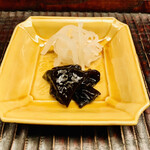 緒方 - ■香の物。
      ☆大根と木耳。