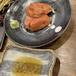 Konishi Zushi - 帆立の子(卵巣)♬
                旬の短い貴重な楽しみ♡
                胡麻油と塩が合います(๑˃̵ᴗ˂̵)