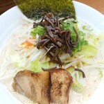 Hakata Ramen Isshintou - 白・野菜たっぷり豚骨ラーメン