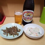 いしはら食堂 - きんぴらとポテトサラダ、ビール(中)