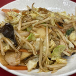 新珍味 - 肉野菜炒め　濃い味で美味しい