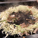 もんじゃ しなのや - キャベツ刻むの忘れた