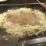 もんじゃ しなのや - 出汁投入