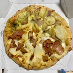 ドミノ ピザ - 「カリフォルニアスタイル チキン＆ベーコン」と「ジェノベーゼ」ハーフ＆ハーフ