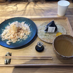 だしとおにぎり 一汁一飯 - 料理写真: