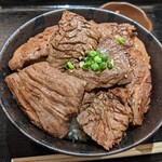 焼肉家 KAZU 神楽坂 - サガリ丼（990円）、ご飯大盛