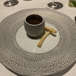 シェ・イノ - 温泉玉子と黒トリュフのピューレ