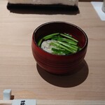 匠 進吾 - 温かい鰹出汁にノドグロの擂り身と芹で胃を温める