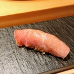 匠 進吾 - 軽く燻したトロ