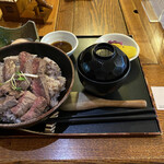 いろり家 - 足利牛のステーキ丼