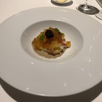 シェ・イノ - オマール海老と帆立のコンソメゼリーよせ、キャビアと雲丹を添えて