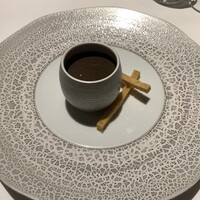 シェ・イノ - 温泉玉子と黒トリュフのピューレ