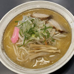 らーめん 三日月 - みそラーメン♬ 850円
            野菜トッピング＋150円