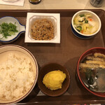 すき家 - 納豆朝食ご飯ミニ300円。