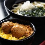 ミニ鶏そぼろとつくね丼