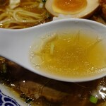 ハマカゼ拉麺店 - 美しいスープ