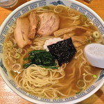 一平食堂 - ラーメン（￥560）豚中心の動物系と節系のバランスの良い絶品ラーメン。これは凄い。100点！9/23/2012