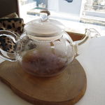 エスキス - フォアグラと黄桃、燻製鴨を削ったコンソメスープと共に3