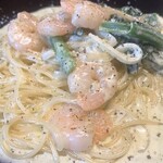 Shrimp and spinach basil cream