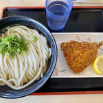 こだわり麺や - 冷かけうどん中　アジフライ