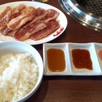 Yakiniku Reimen Yamanakaya - 焼き肉よくばりセット(1320円也) ライス小+盛岡冷麺セット♪