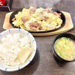 Sutamina Teppan Hakata Aiamman - スタミナ鉄板　普通盛り　ランチ
                        