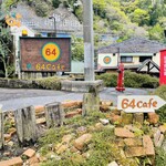 64CAFE - 入口の案内
