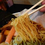 一条流がんこ総本家分家四谷荒木町 - サッポロめんフーズ製の細縮れ麺