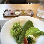 Restaurant al camon - ◆糸島野菜の彩りサラダ、3種のドレッシング添え