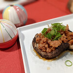 炭火焼鳥さかもり北新地 - しいたけの肉詰め