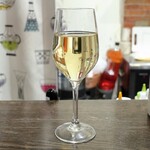 トリワイン ＰＩＫＯＳＨＨＨＵ - ヴィッラ・ヨランダ・モスカート・ダスティかな？