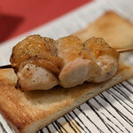 炭火焼鳥さかもり北新地 - 抱き身（胸肉の中でも胸の骨に近い部分）