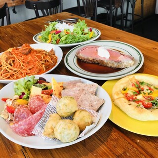 テイクアウトおすすめ 人気のメニュー厚切りローストビーフ 前菜から温菜 パスタ 3 4名様向け 美味しいイタリアンをご家庭で ファミリーセット アルベルゴ Albergo 汐留 バル バール 食べログ