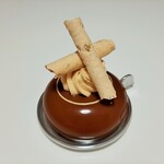 ラヴニュー - ブロンドチョコレートのムースに塩キャラメルと無花果のセミコンフィ、Accent（アクソン）620円