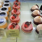 ラヴニュー - 端から端まで全種類食べてみたくなる！キラキラと洗練されたデザインの見目麗しいケーキたち（その3）