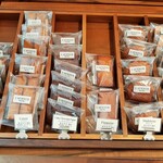 ラヴニュー - フィナンシェや各種ケークなど、上品で本格的な焼き菓子も種類豊富（その2）