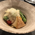 U.KAI - お野菜の味が濃く、それぞれに合った調理法で。
      コチュジャンとりんごの入ったドレッシング✨