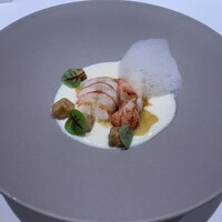 Takumi - オマールエビ　バニラの香り ホウレン草とアメリケーヌソース 根セロリのスープ 焦がしバター風味のクルトン 白ワインビネガーの泡