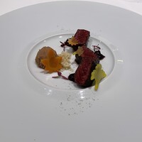 Takumi - エゾ鹿のロース肉のロティ イチジクと赤ワインのソース フォアグラのモンブラン風 細かく砕いたクルミ
