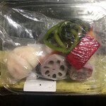 カフェアンドショップ ロータスランド - 2021/04/13
      カラフル糠漬け 200円